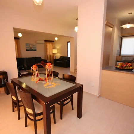 Vineland Bay Apartment